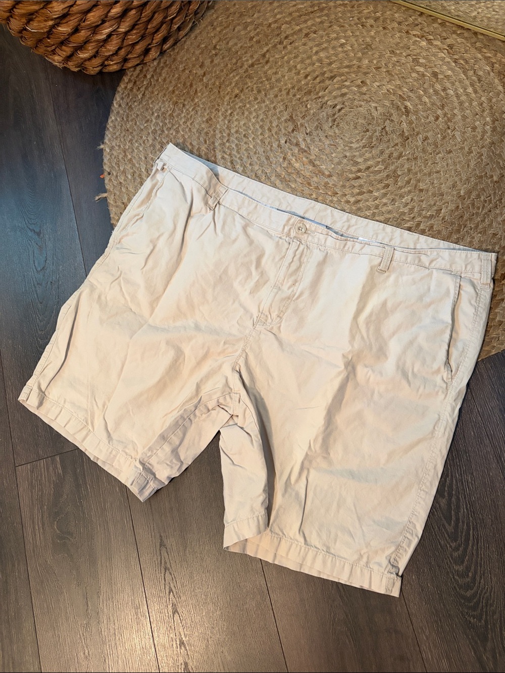 Columbia Light Beige Flat-Front Men's Shorts